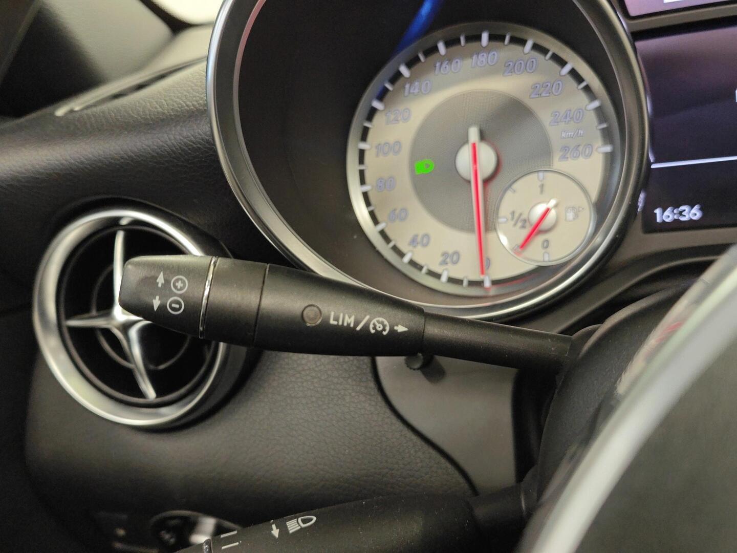 MERCEDES-BENZ SLK 2012