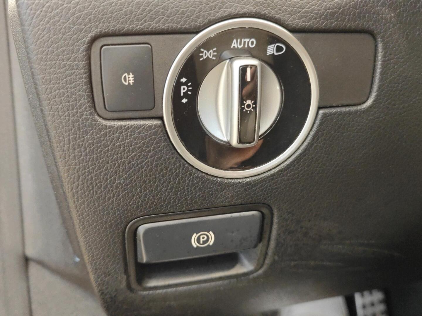 MERCEDES-BENZ SLK 2012