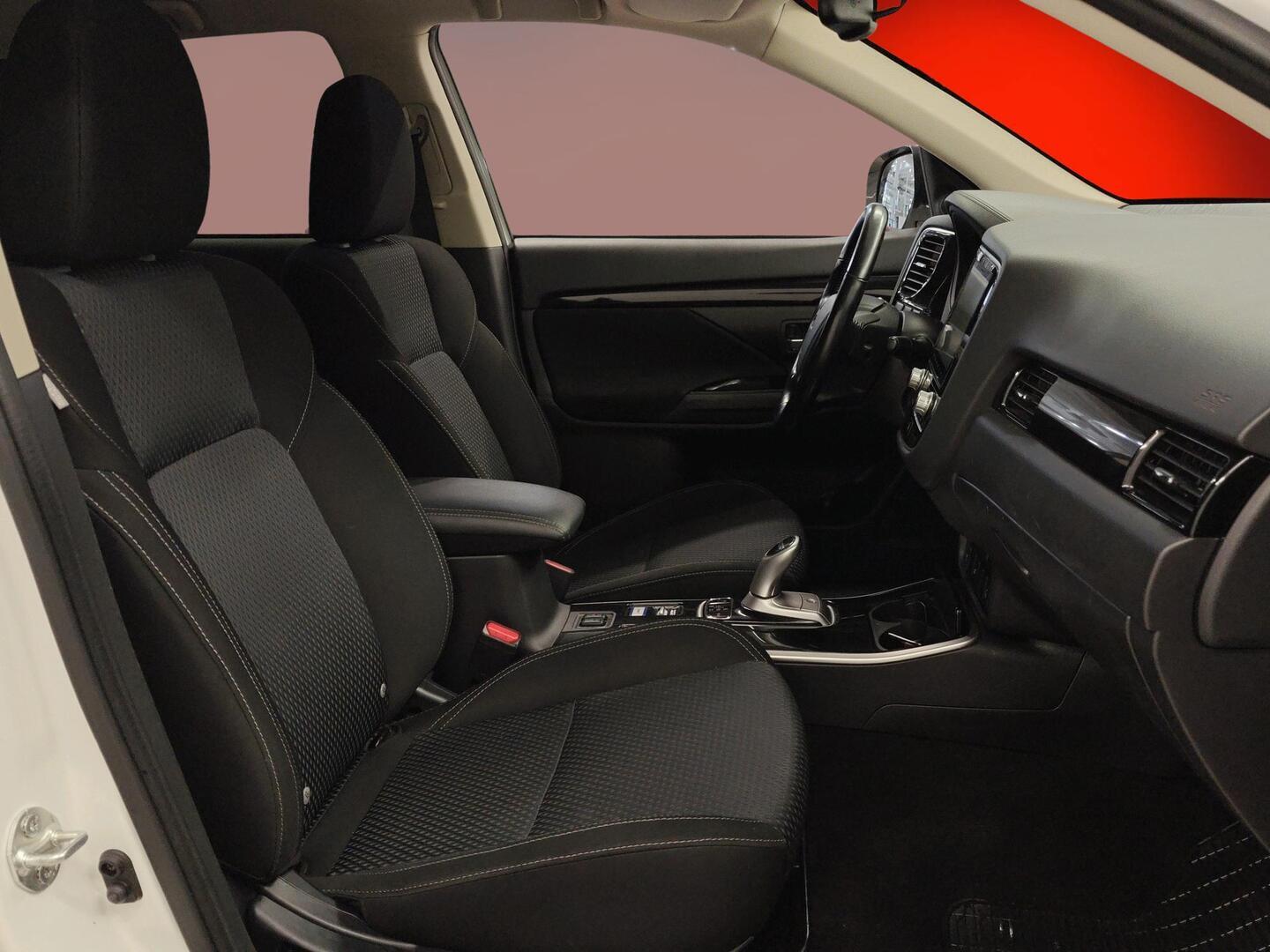 MITSUBISHI Outlander PHEV 2020