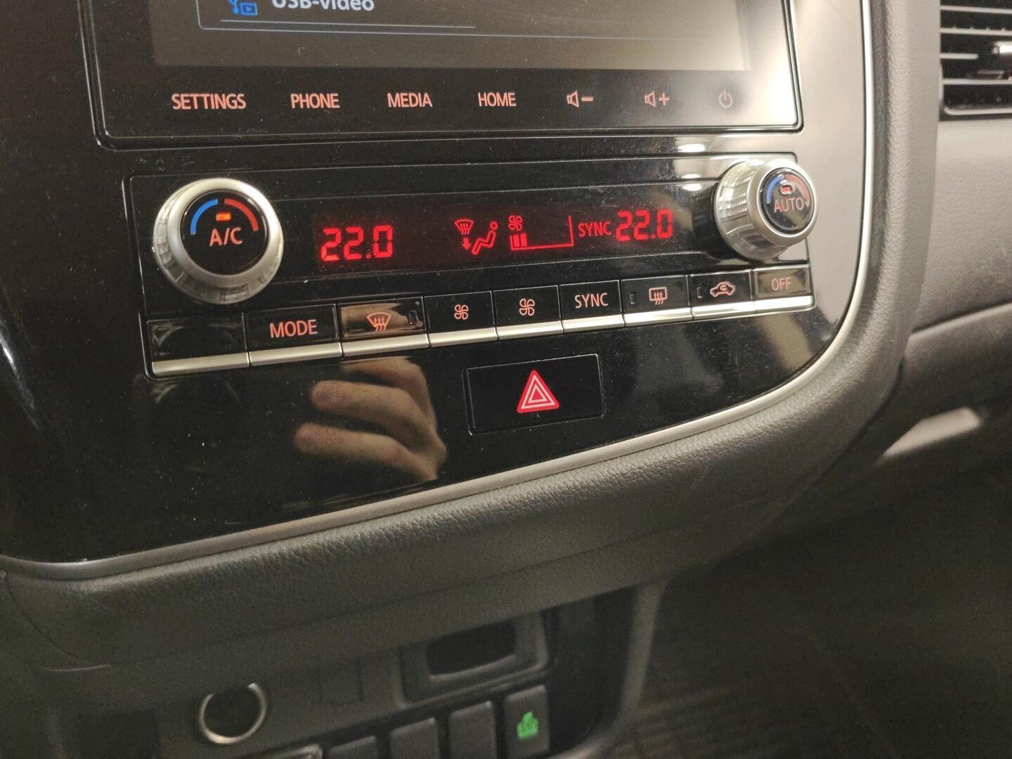 MITSUBISHI Outlander PHEV 2020