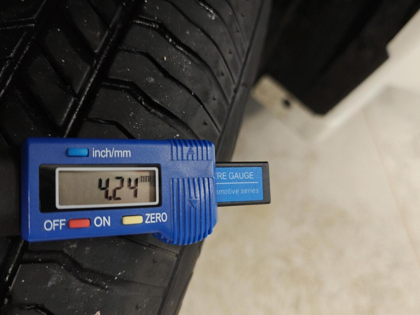 MITSUBISHI Outlander PHEV 2020