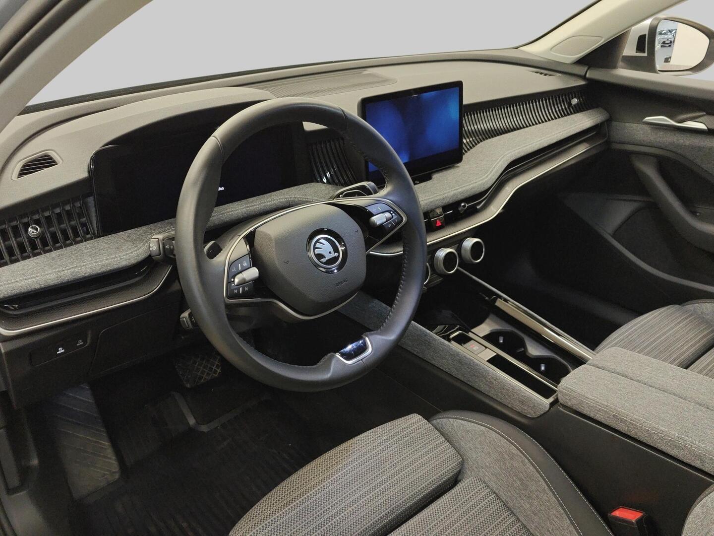 SKODA Superb 2024