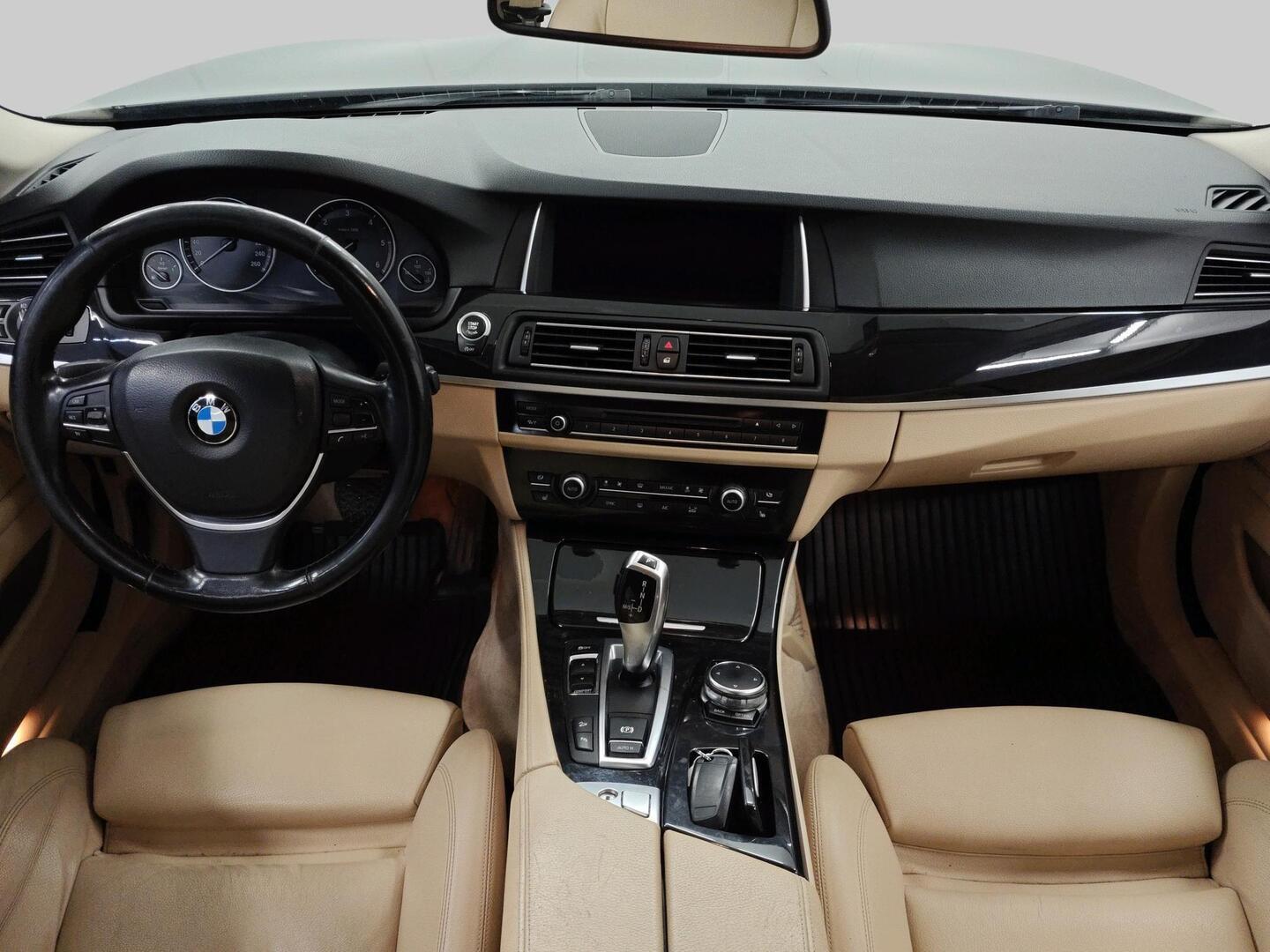 BMW 520 2015