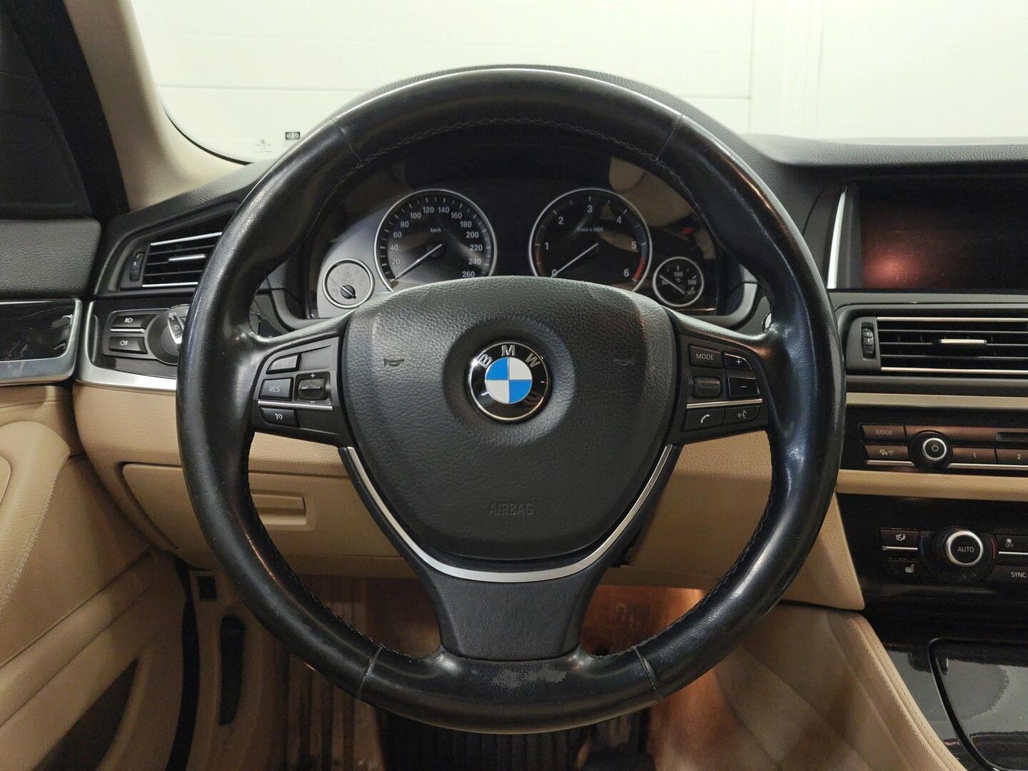 BMW 520 2015