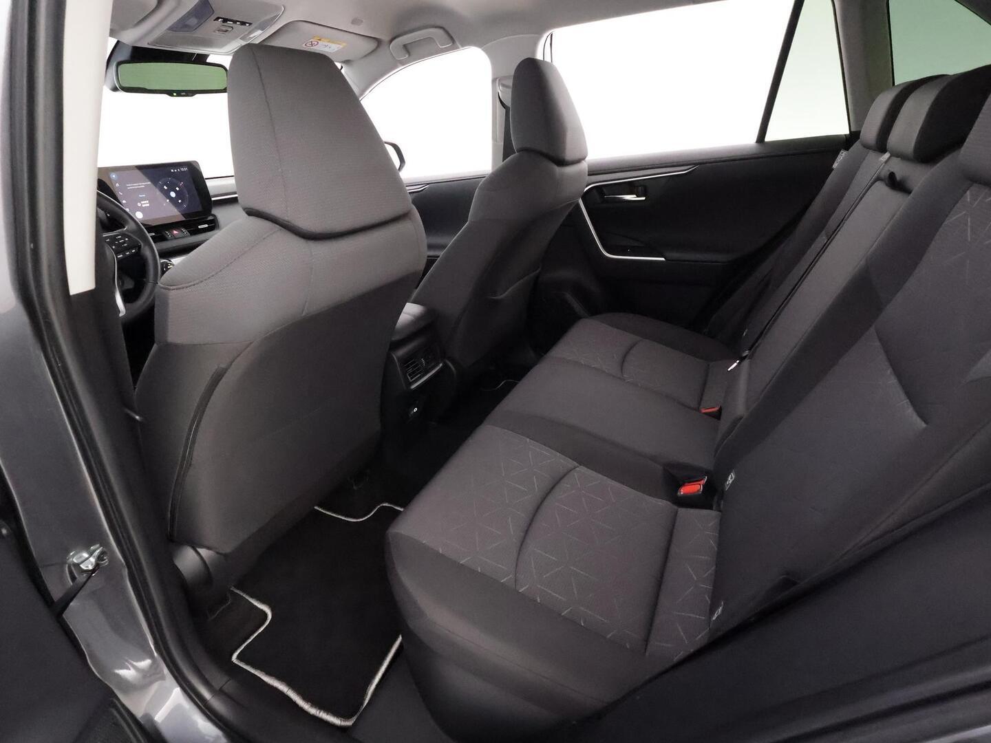TOYOTA RAV4 2024