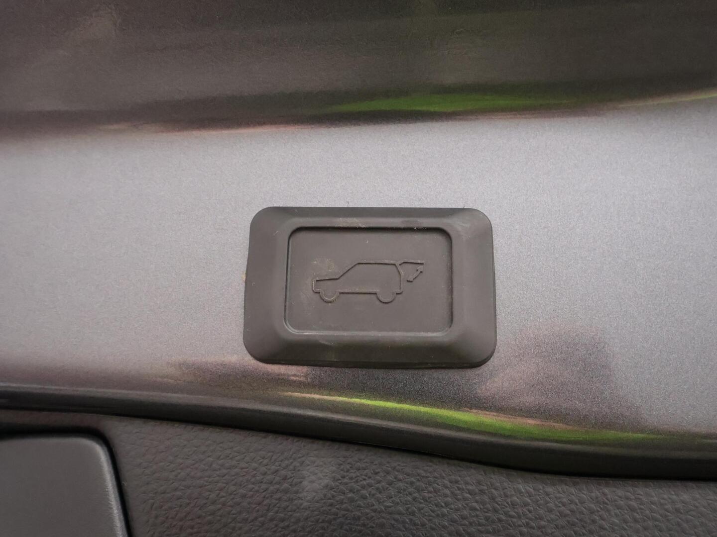 TOYOTA RAV4 2024