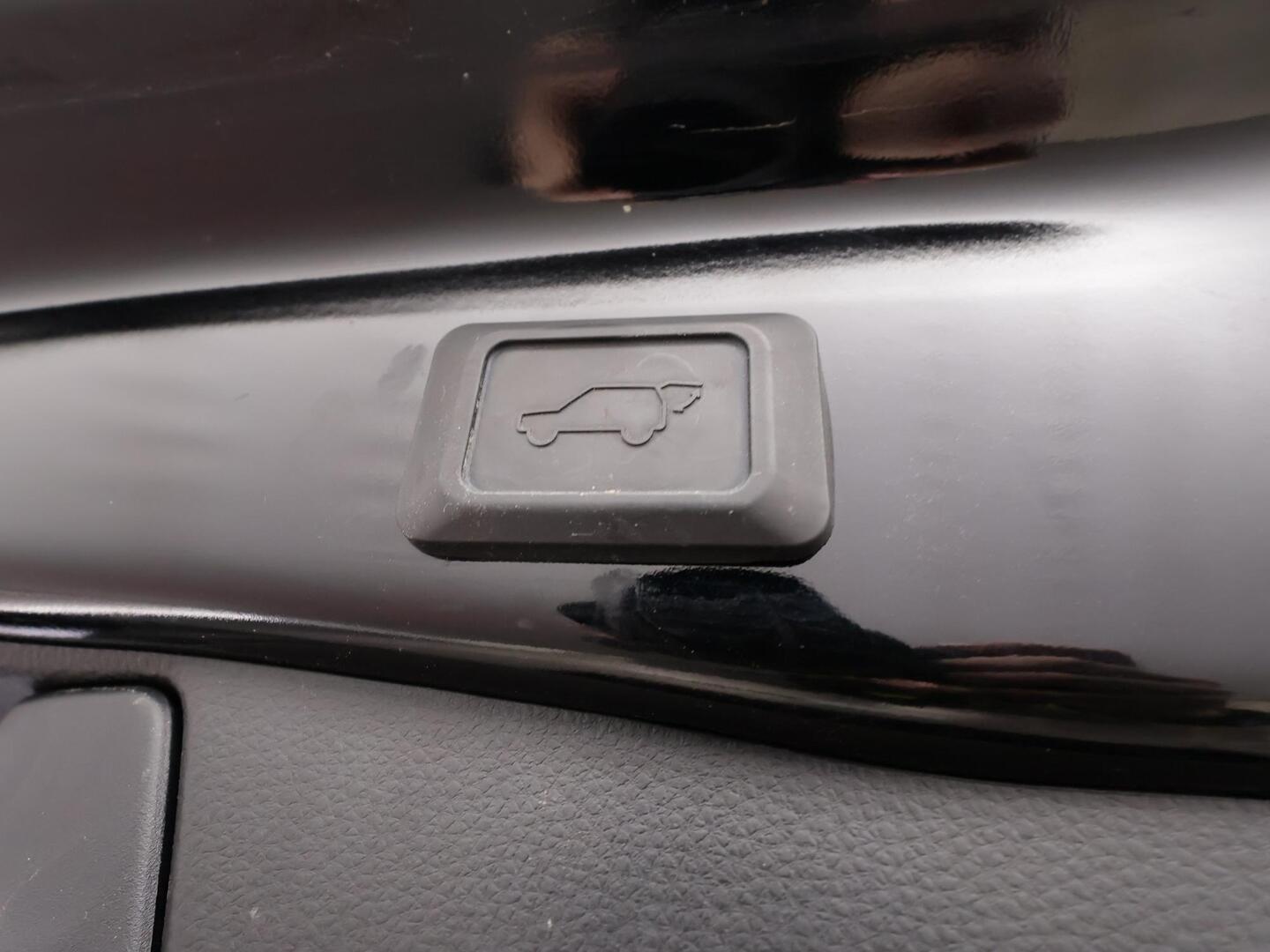 TOYOTA RAV4 2023
