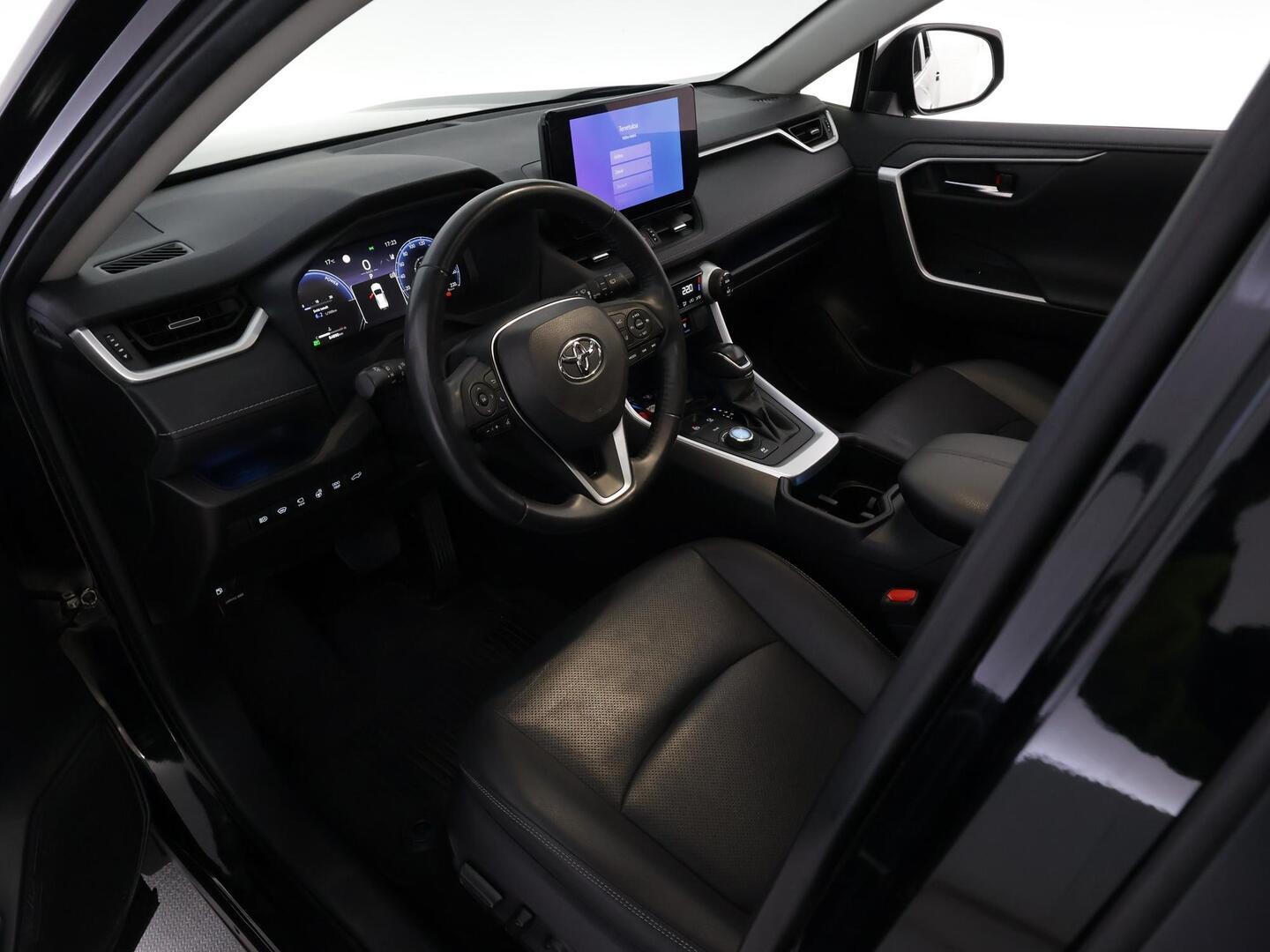 TOYOTA RAV4 2023