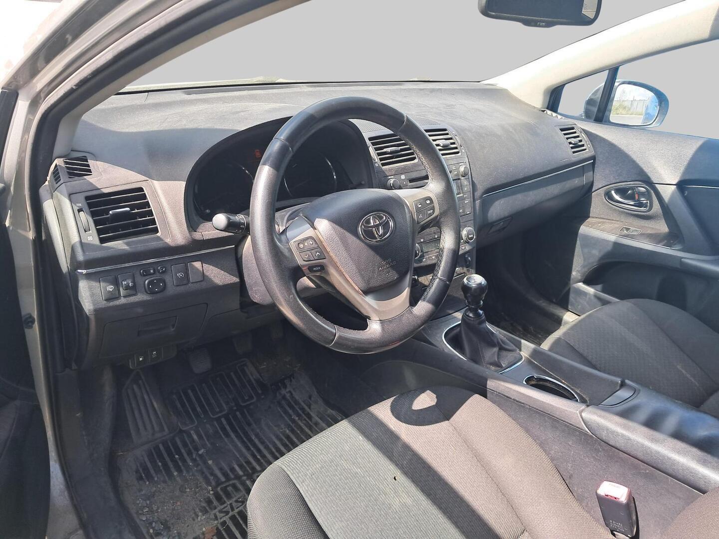 TOYOTA Avensis 2009