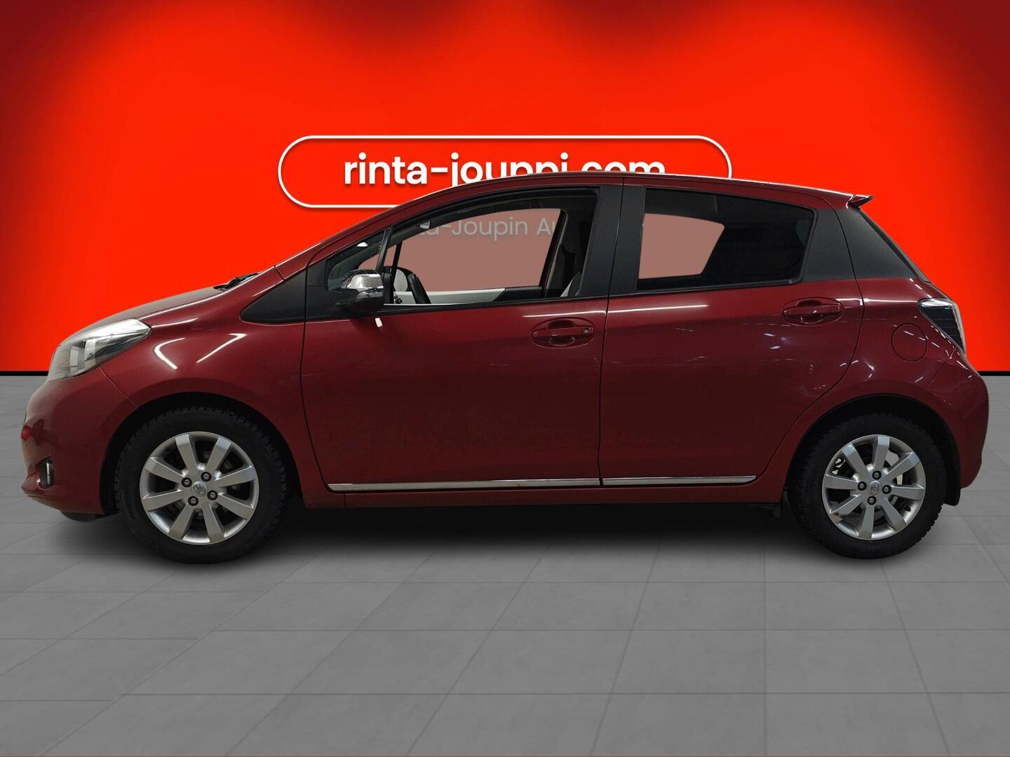 TOYOTA Yaris 2013