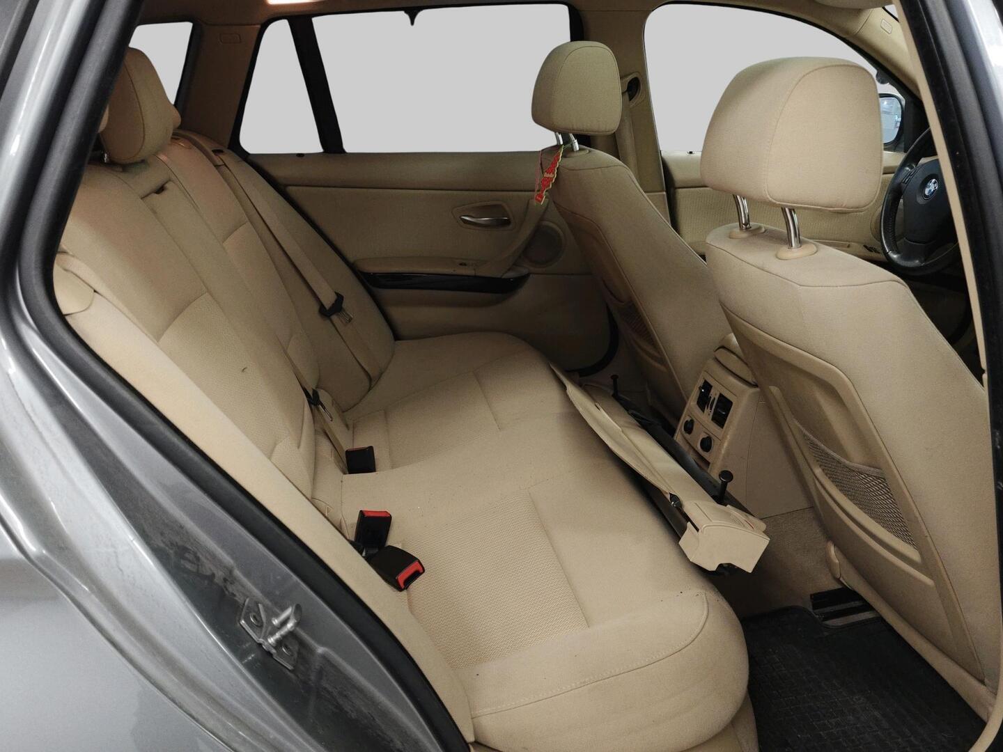 BMW 320 2009