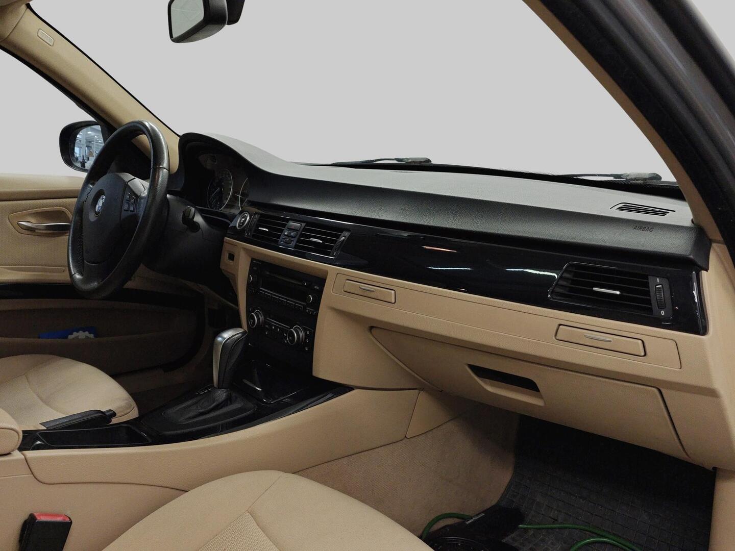 BMW 320 2009