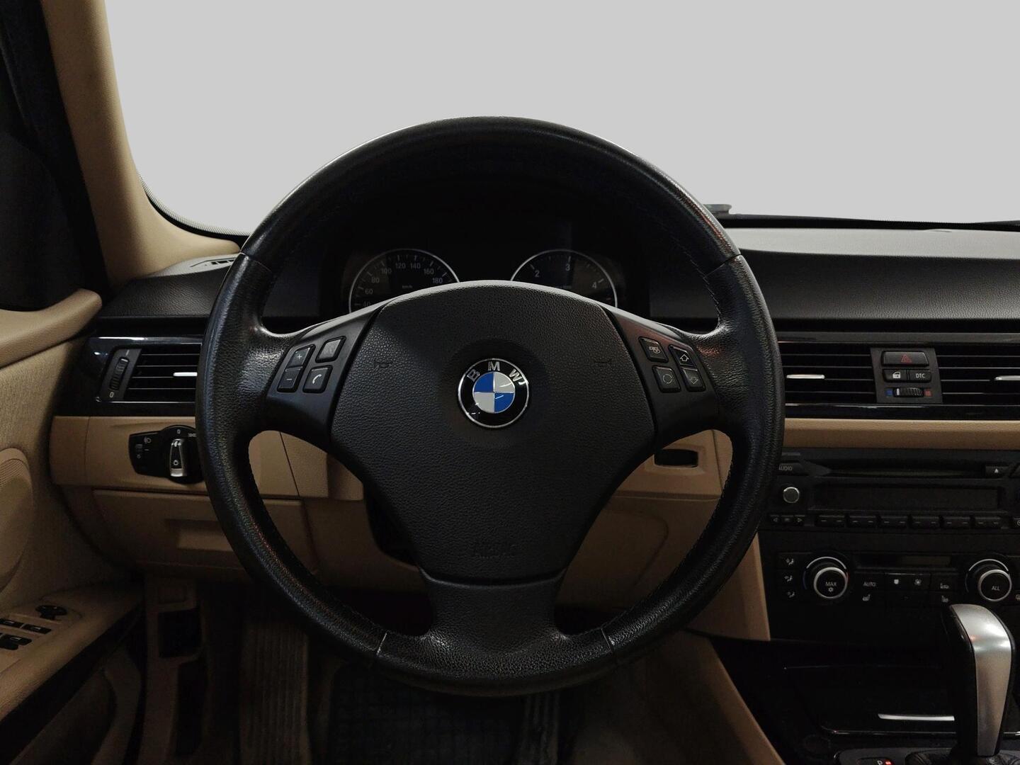 BMW 320 2009