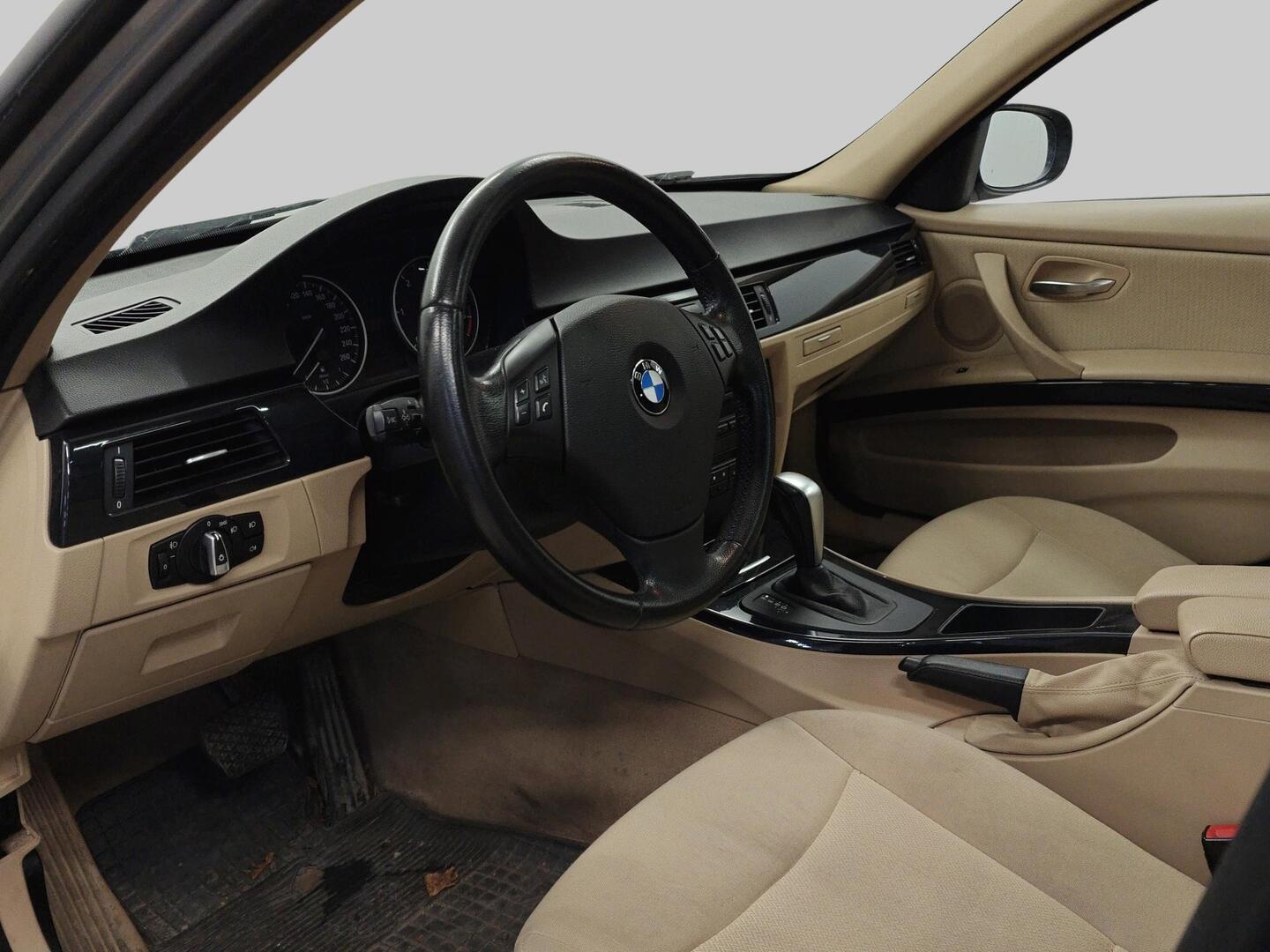 BMW 320 2009