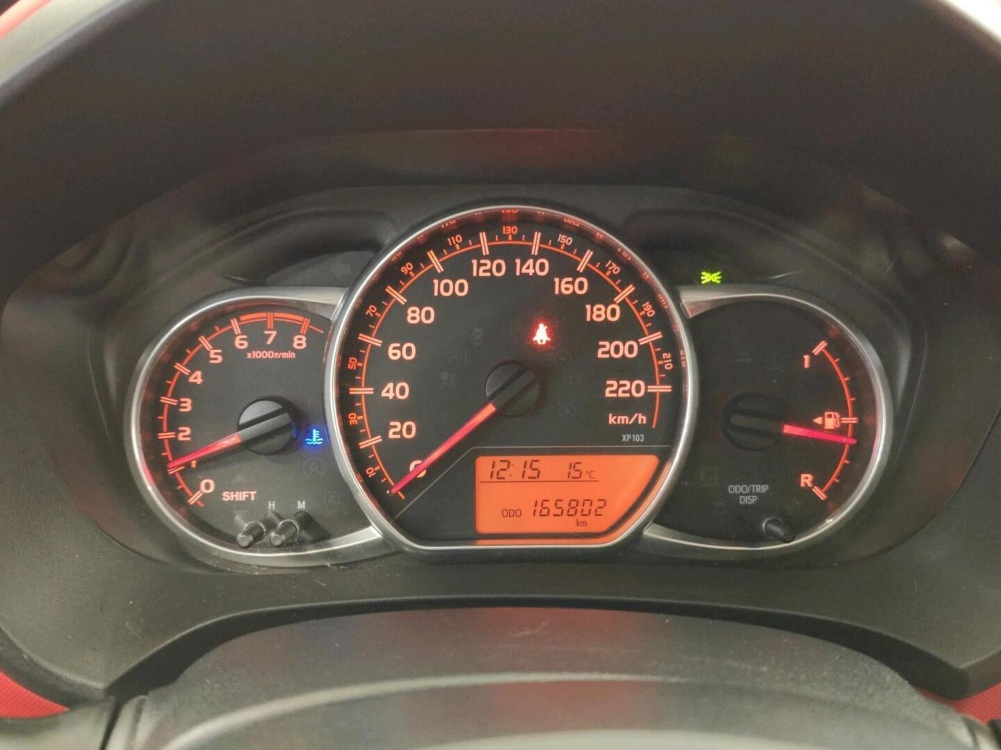TOYOTA Yaris 2015