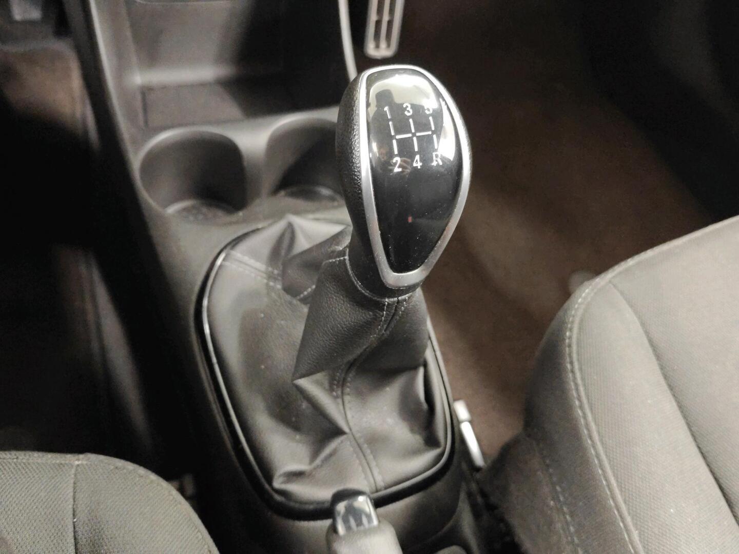 OPEL Karl 2016
