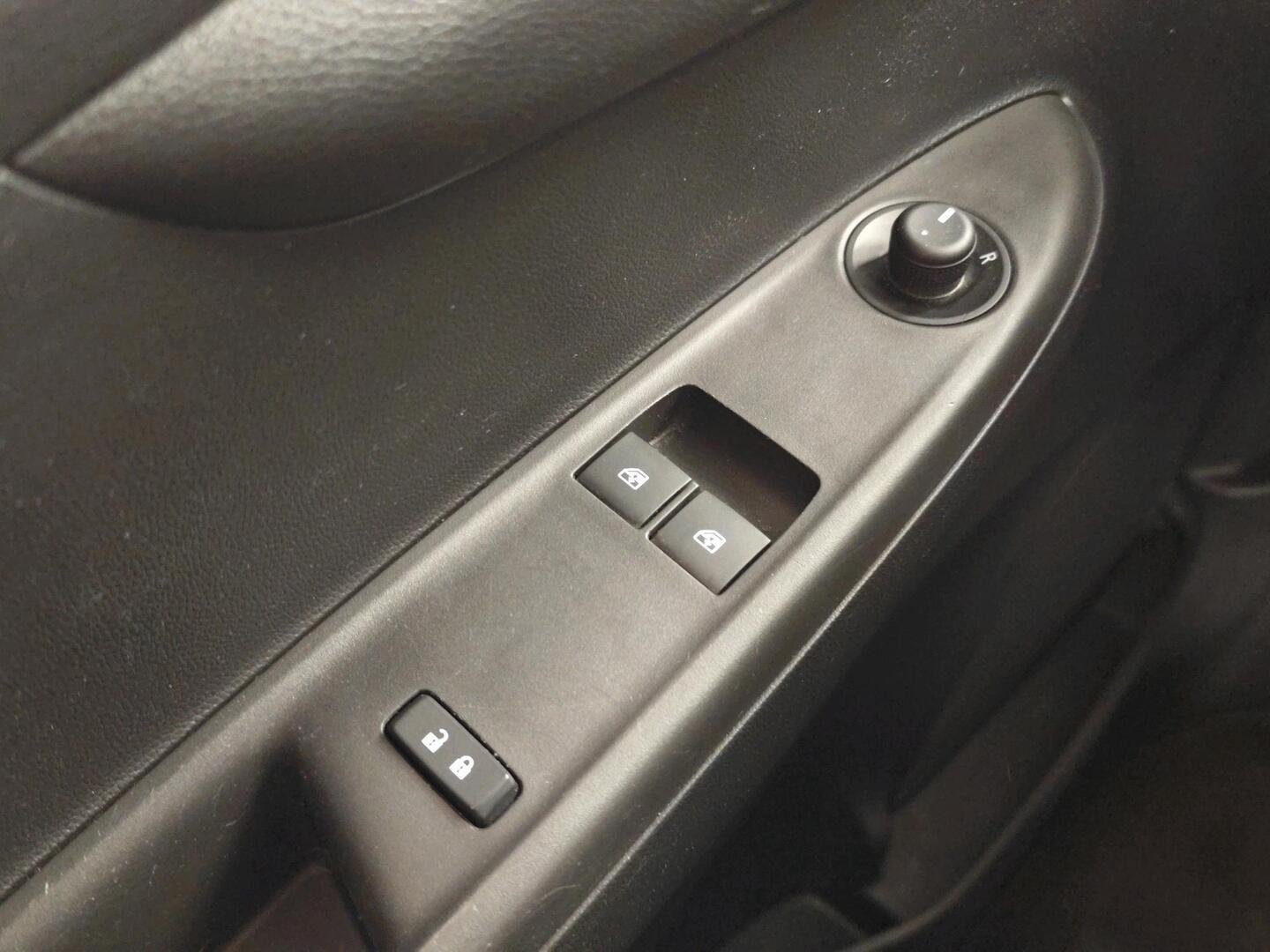 OPEL Karl 2016
