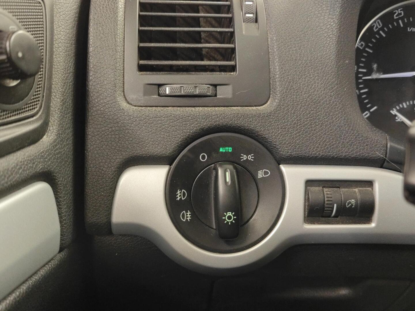 SKODA Octavia 2011