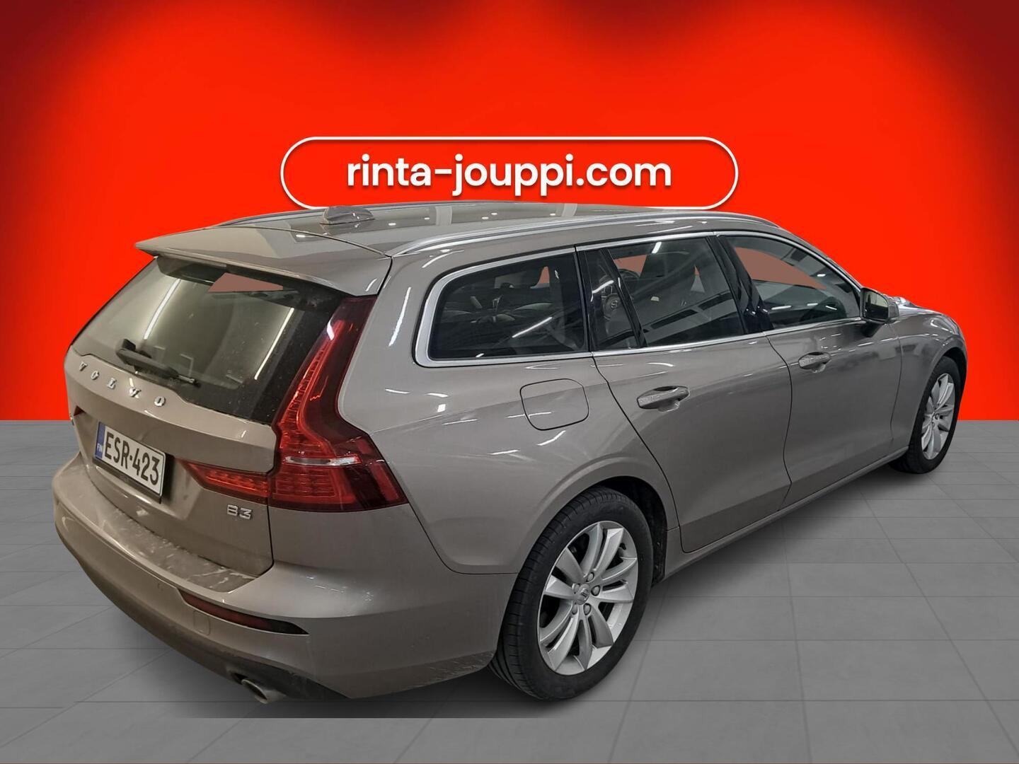 VOLVO V60 2021