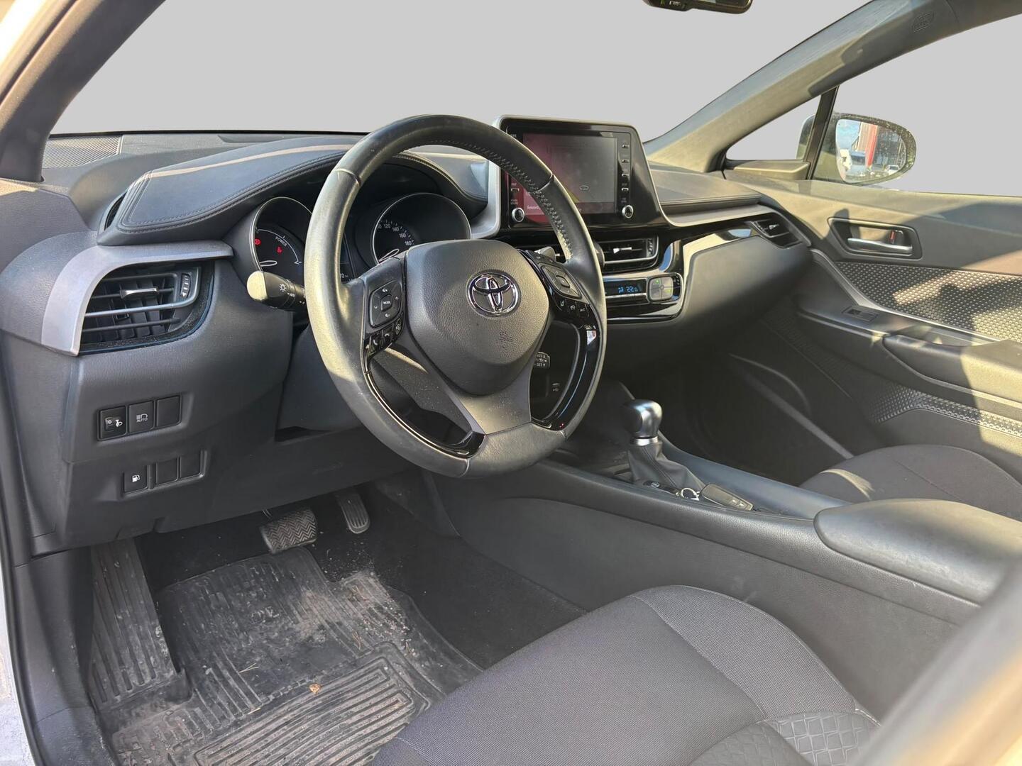 TOYOTA C-HR 2021