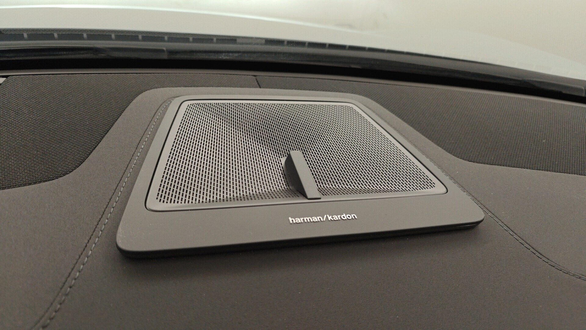 POLESTAR 4 2025