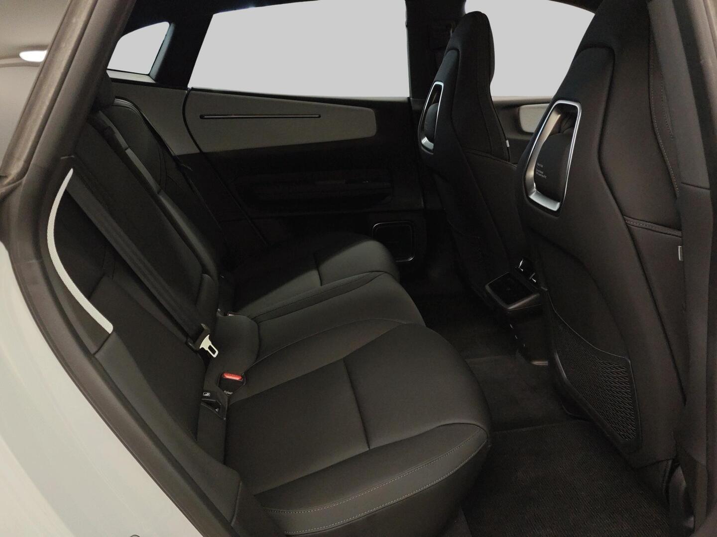 POLESTAR 4 2025