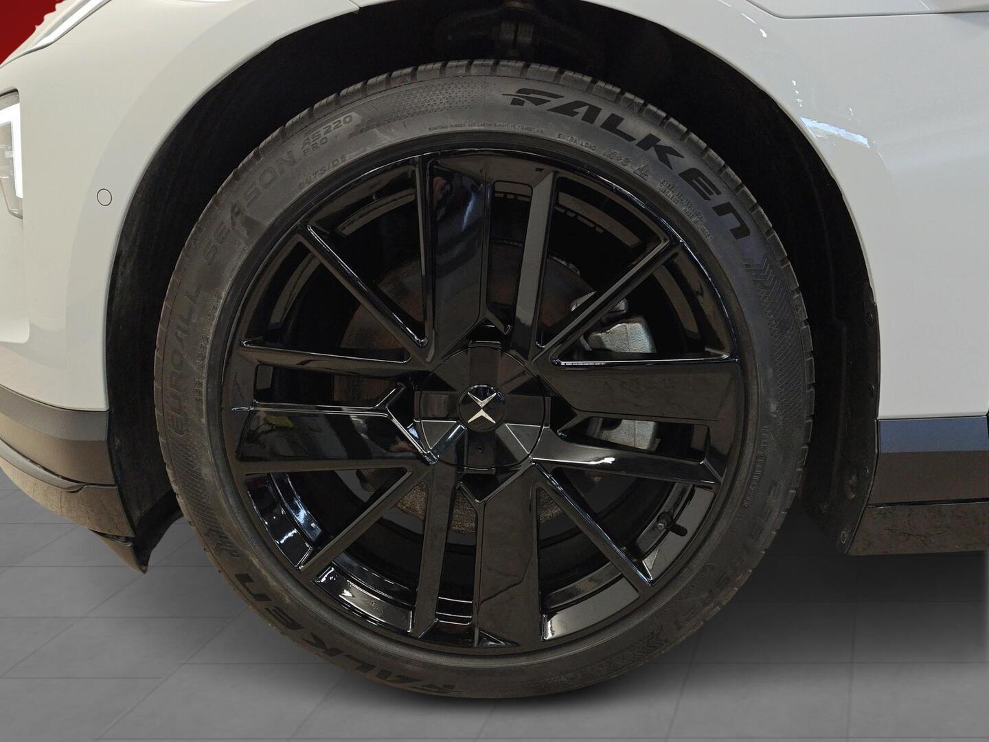 POLESTAR 4 2025