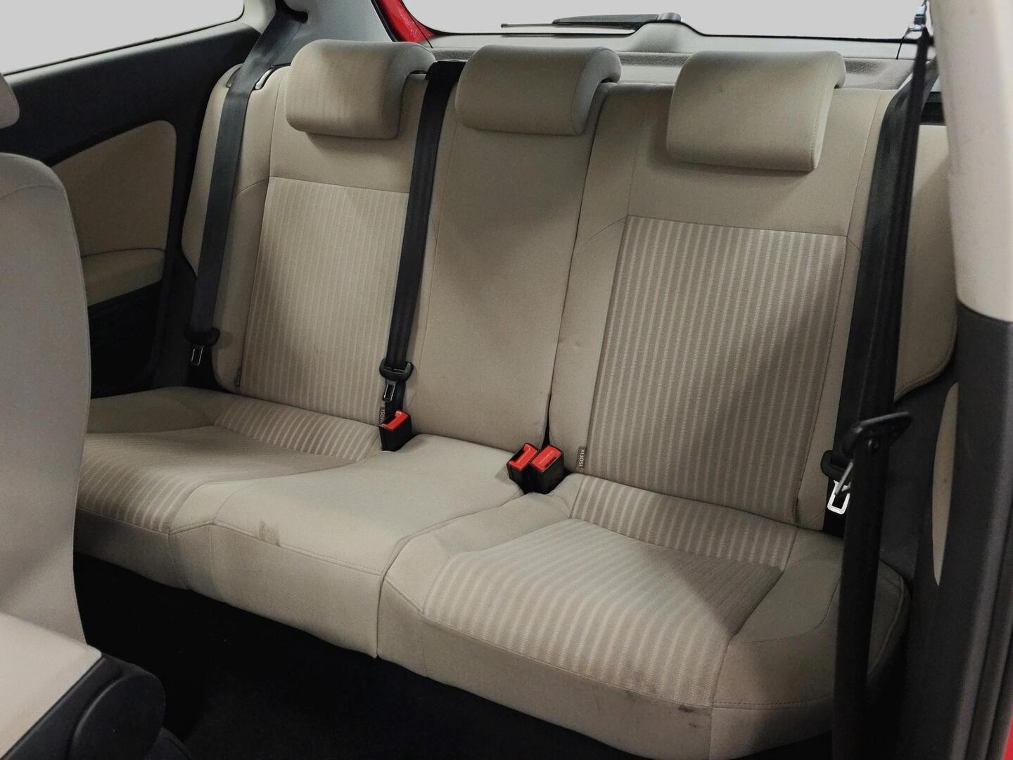 VOLKSWAGEN Polo 2010