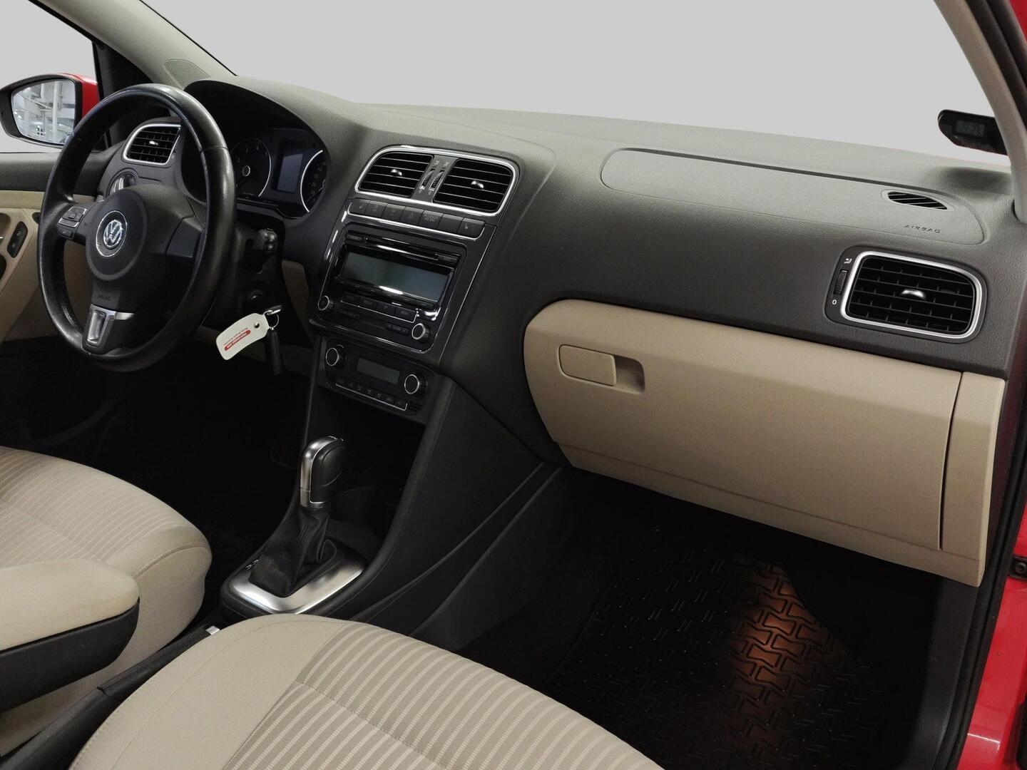 VOLKSWAGEN Polo 2010