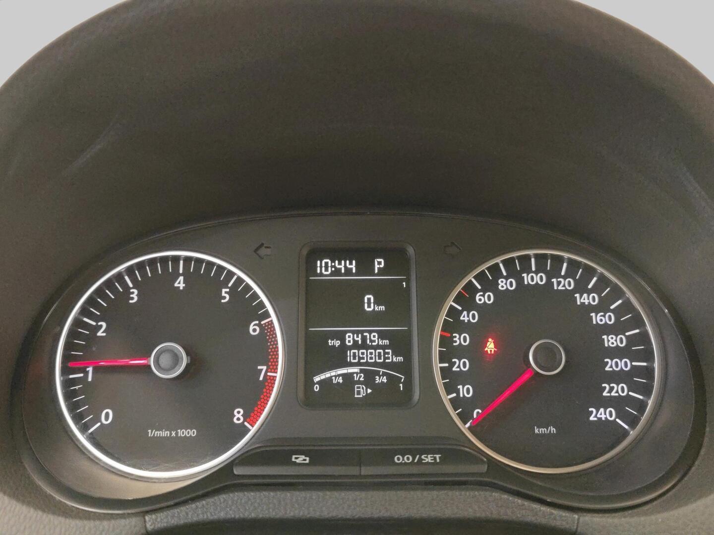 VOLKSWAGEN Polo 2010