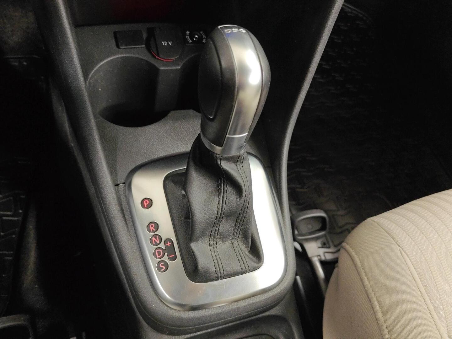 VOLKSWAGEN Polo 2010