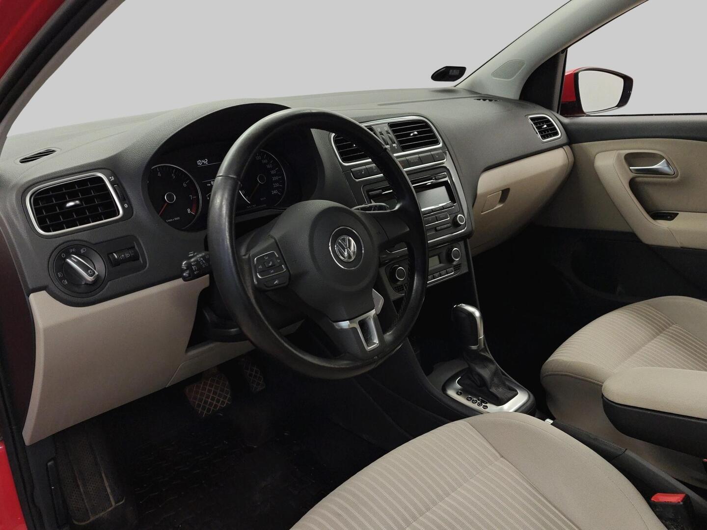 VOLKSWAGEN Polo 2010