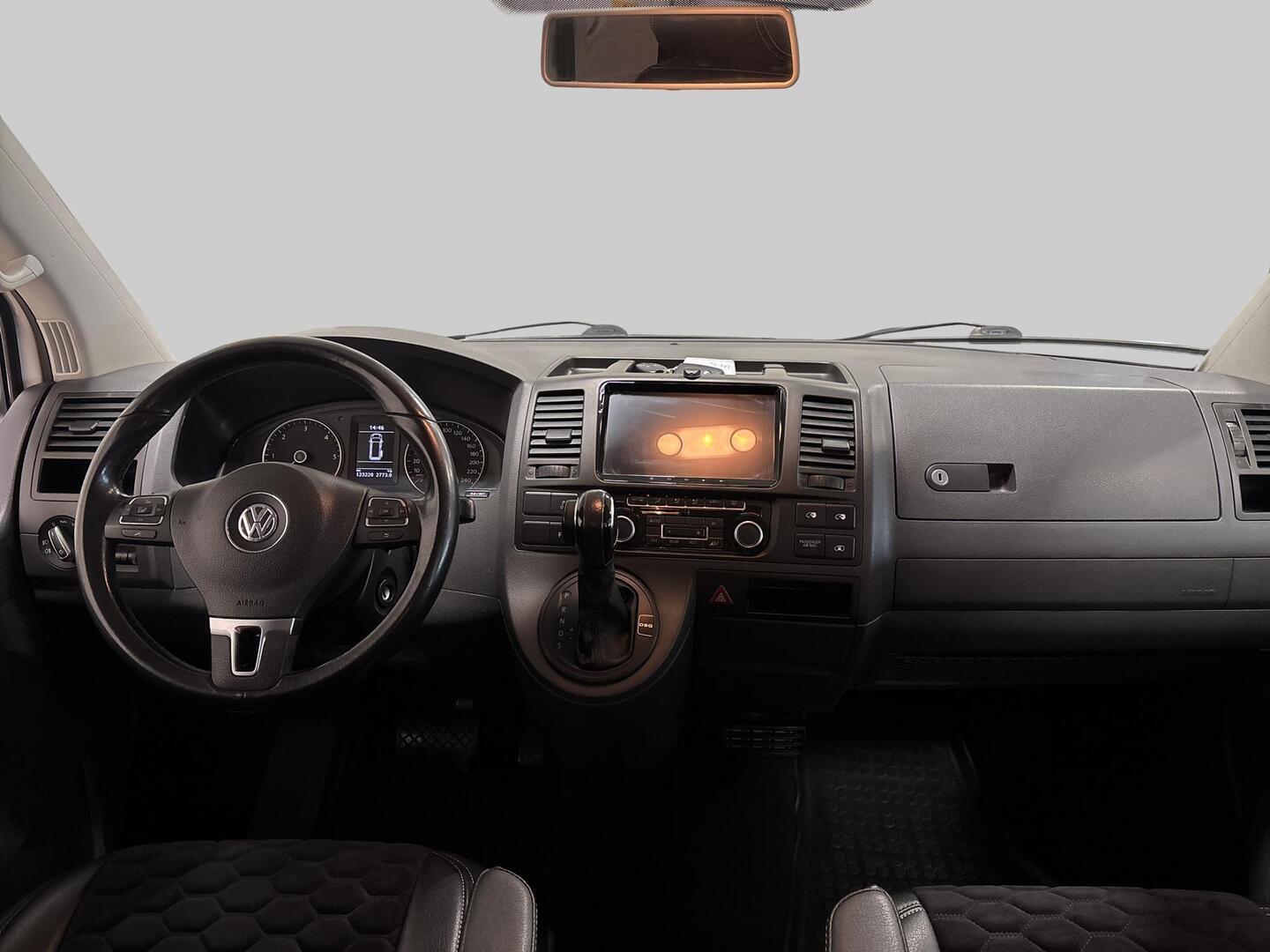 VOLKSWAGEN Caravelle 2010