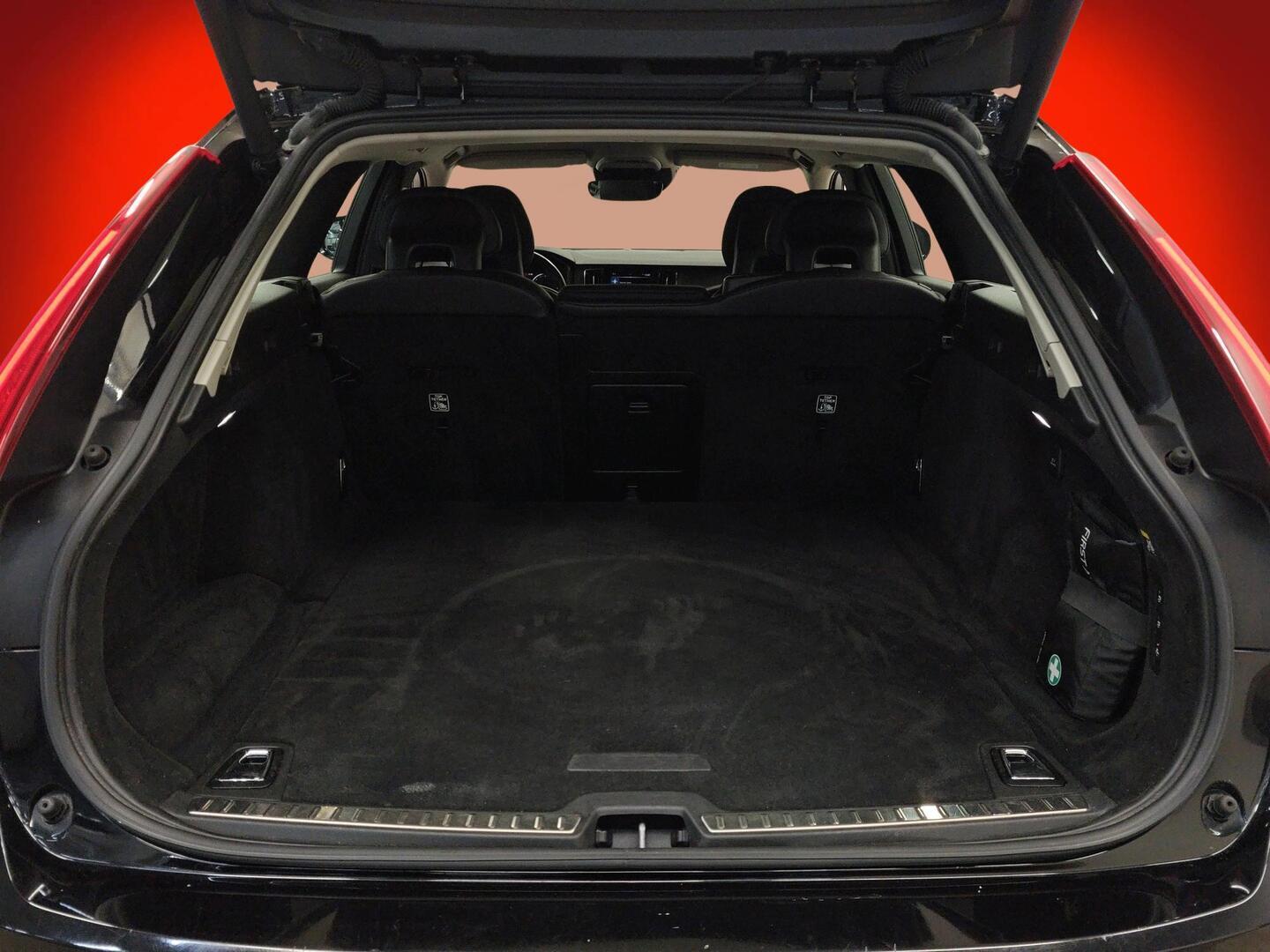 VOLVO V90 Cross Country 2017