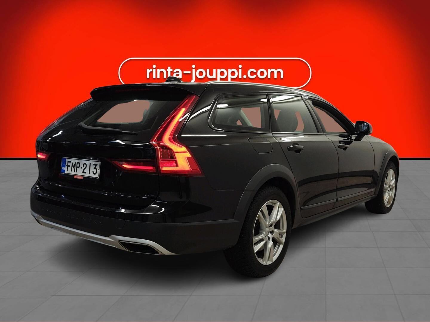 VOLVO V90 Cross Country 2017