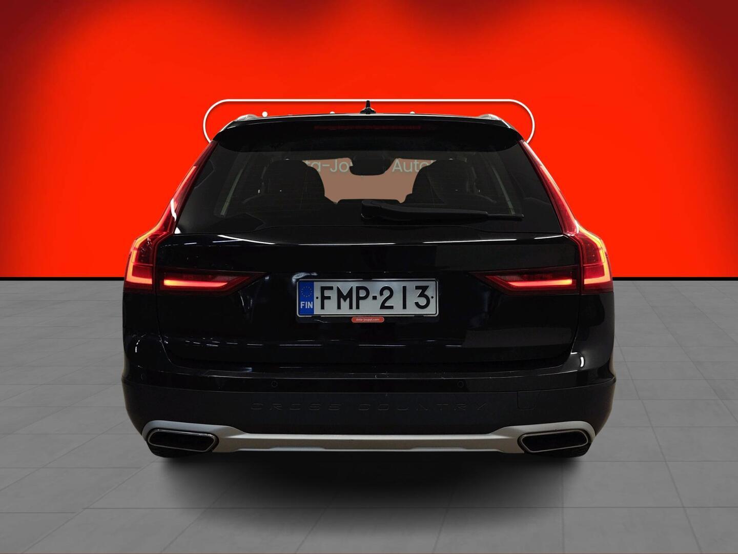 VOLVO V90 Cross Country 2017