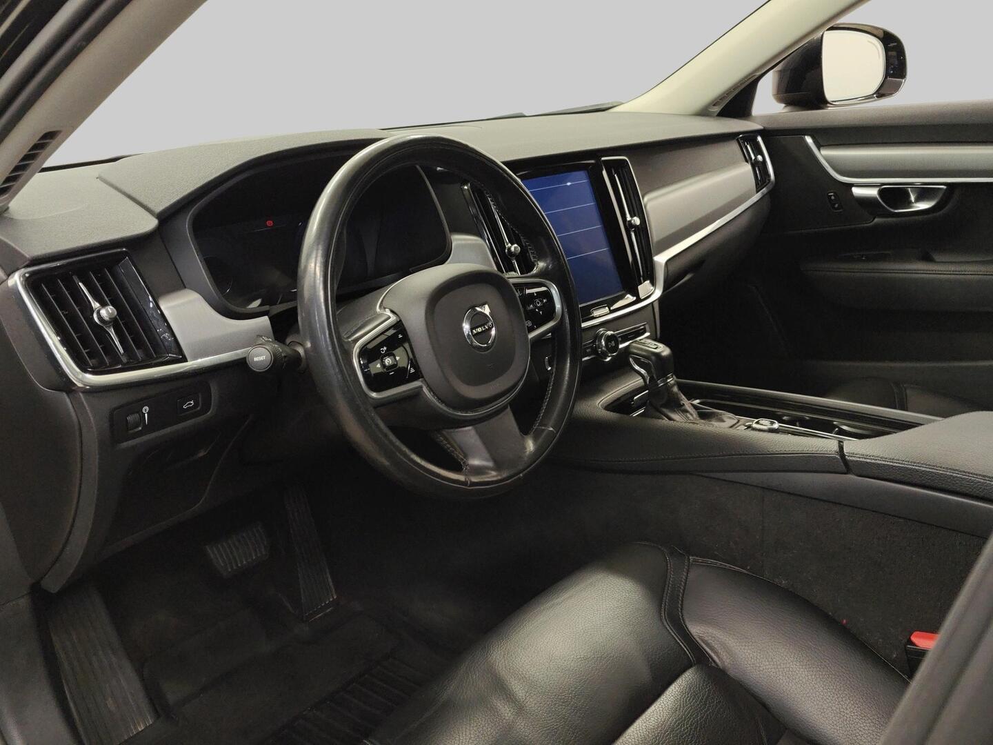 VOLVO V90 Cross Country 2017