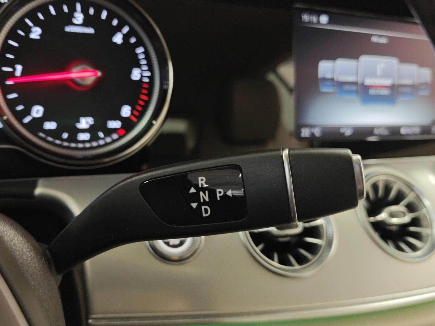 MERCEDES-BENZ E 2018