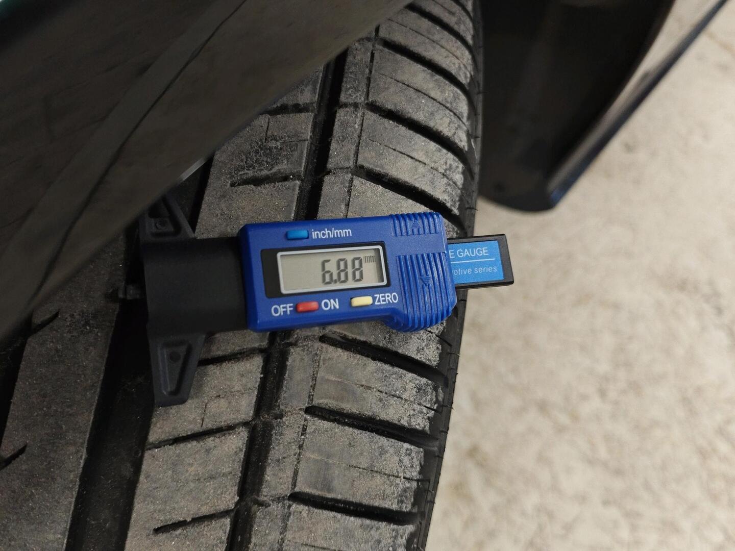 MERCEDES-BENZ E 2018