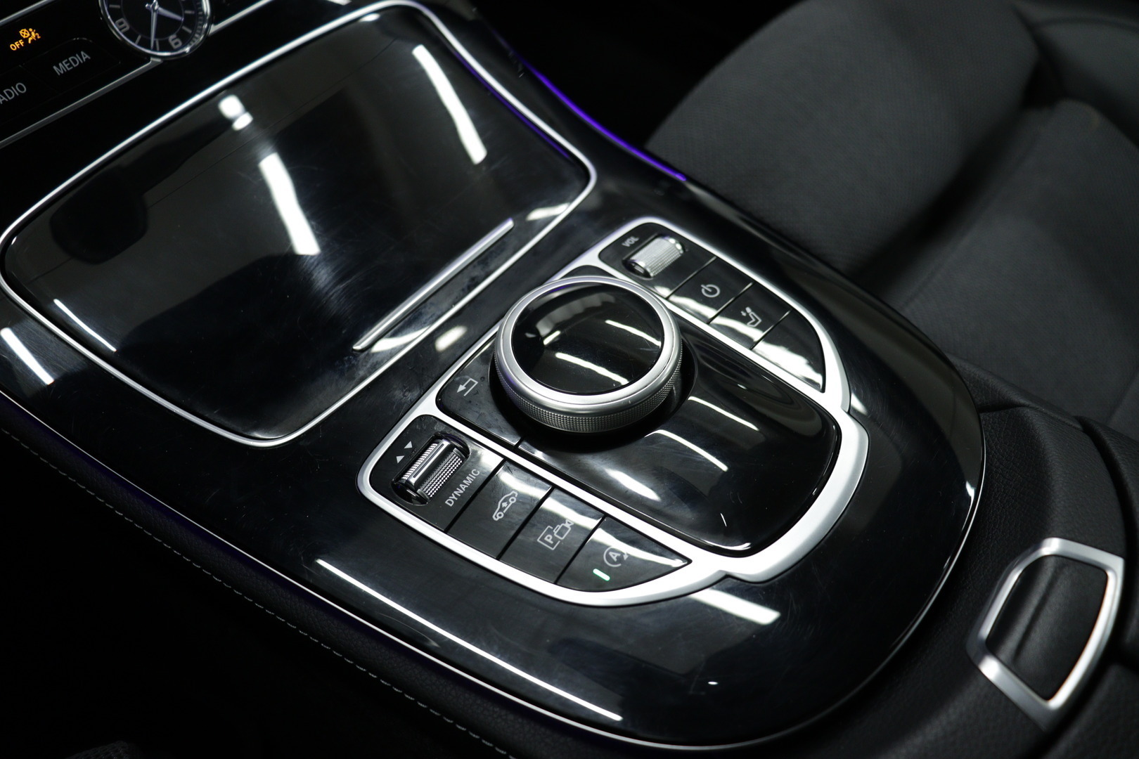 MERCEDES-BENZ E 2018