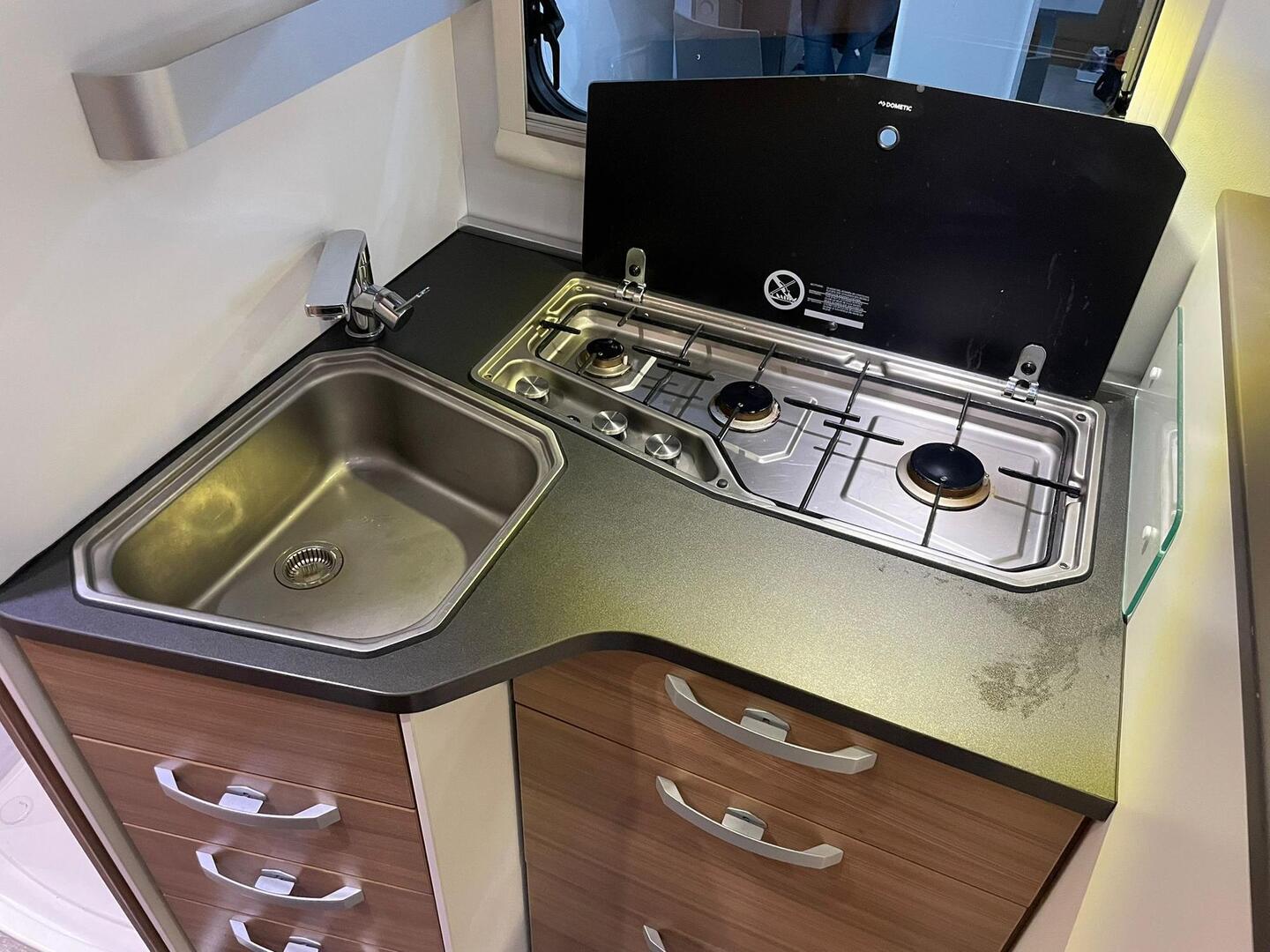 ADRIA Matrix M 670SL 2019