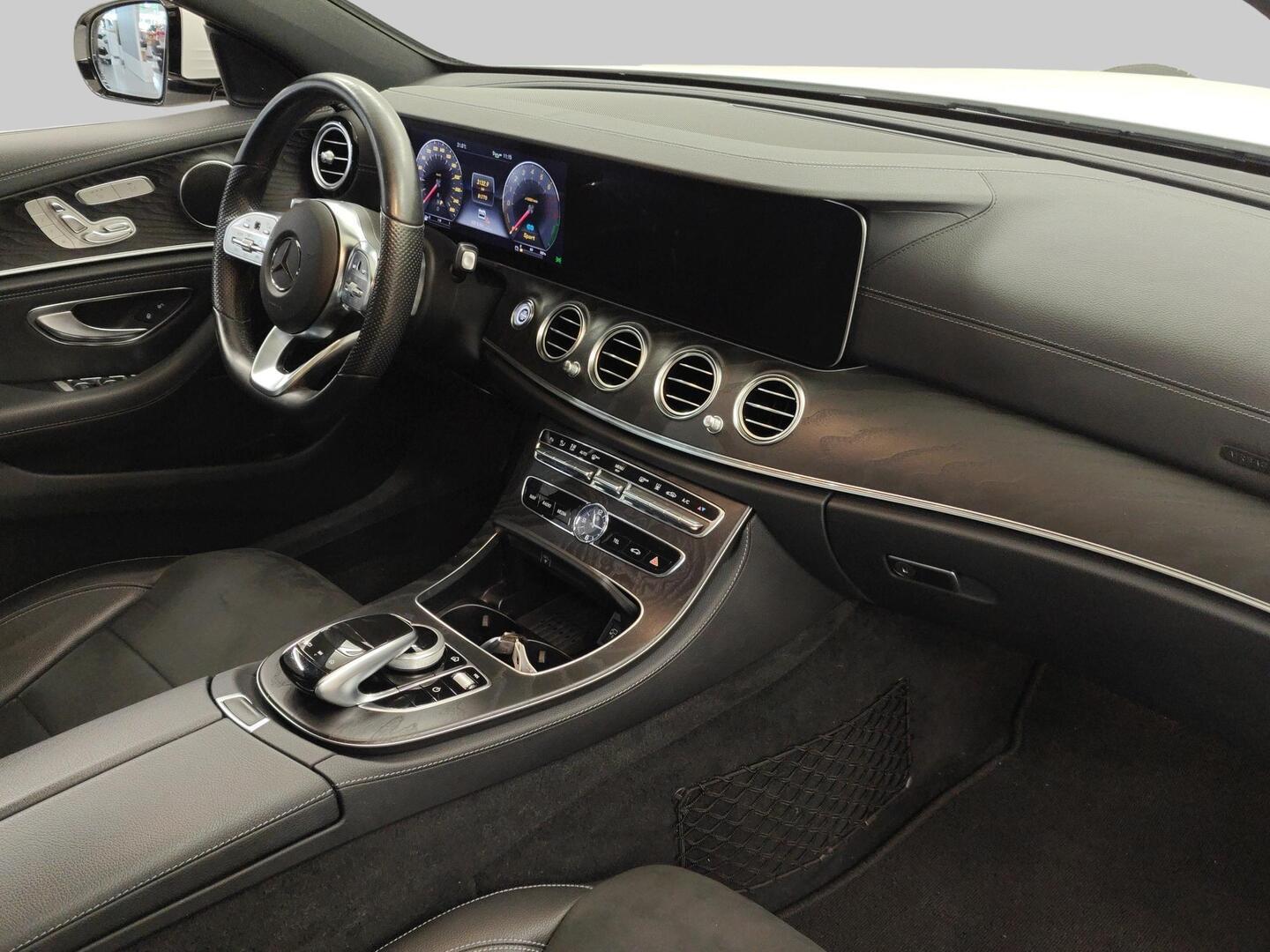 MERCEDES-BENZ E 2020