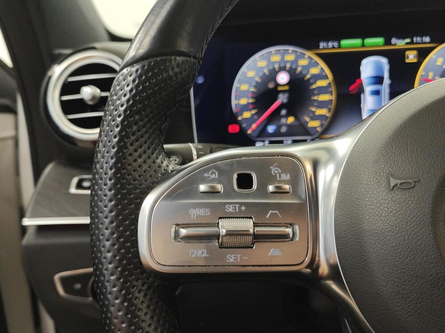 MERCEDES-BENZ E 2020