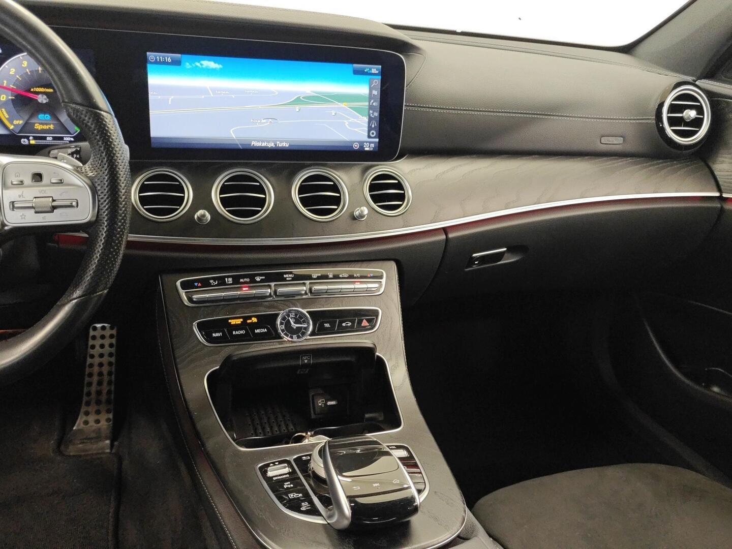 MERCEDES-BENZ E 2020