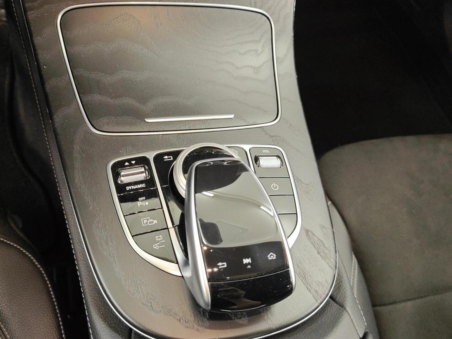 MERCEDES-BENZ E 2020
