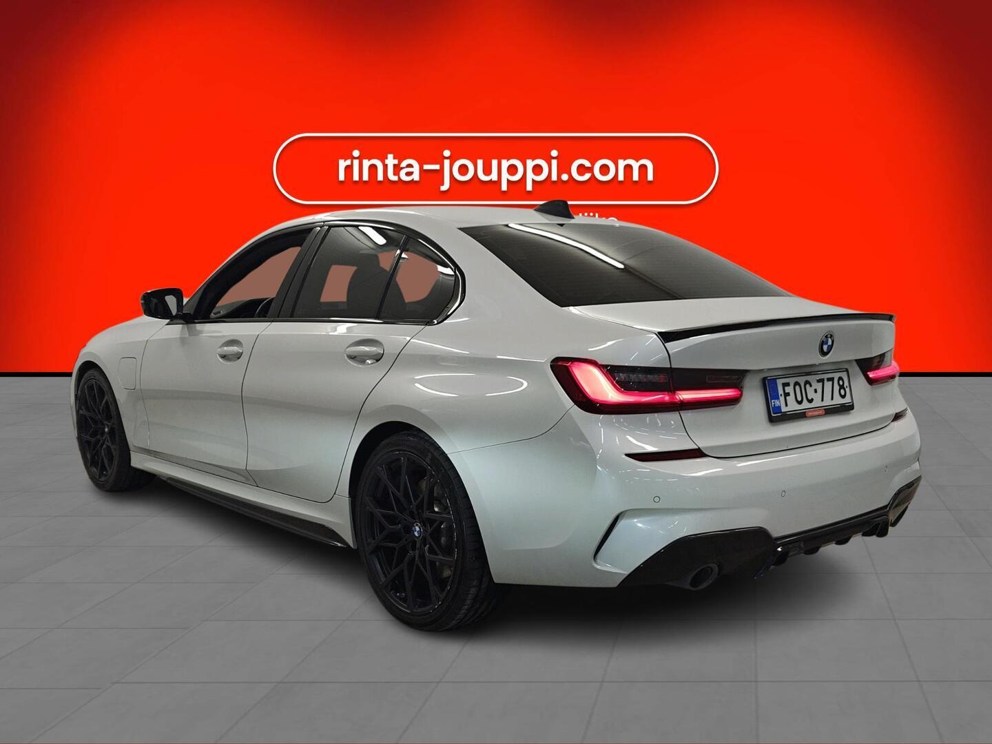 BMW 330 2020