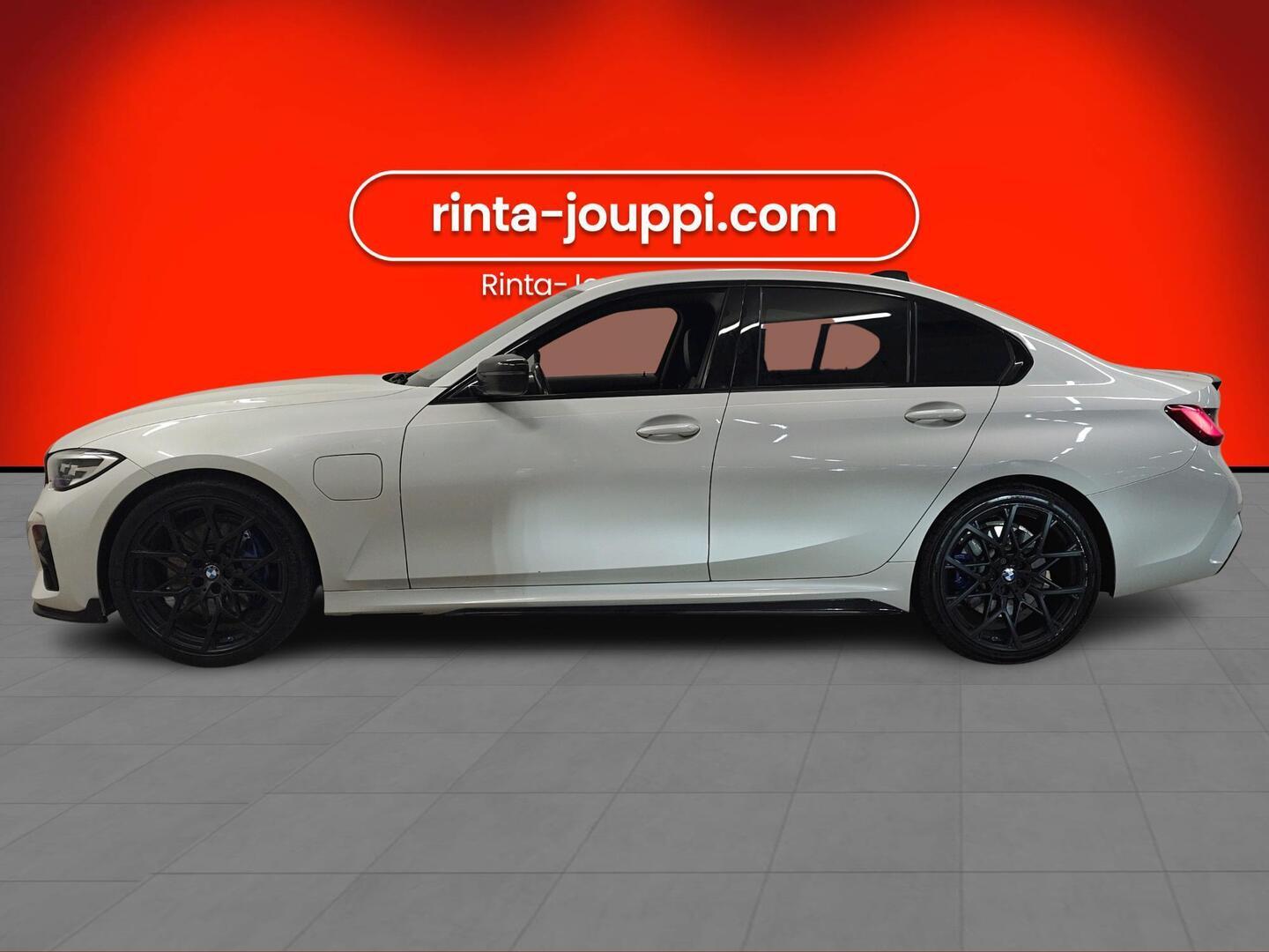 BMW 330 2020