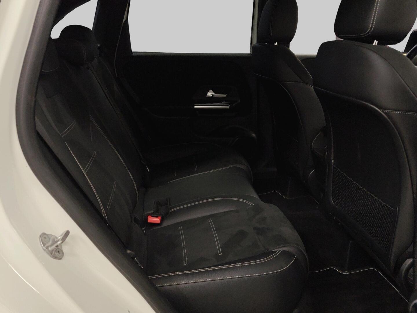 MERCEDES-BENZ B 2021