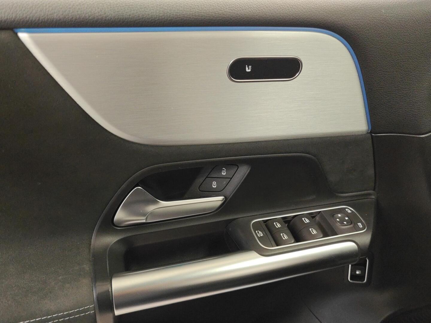 MERCEDES-BENZ B 2021