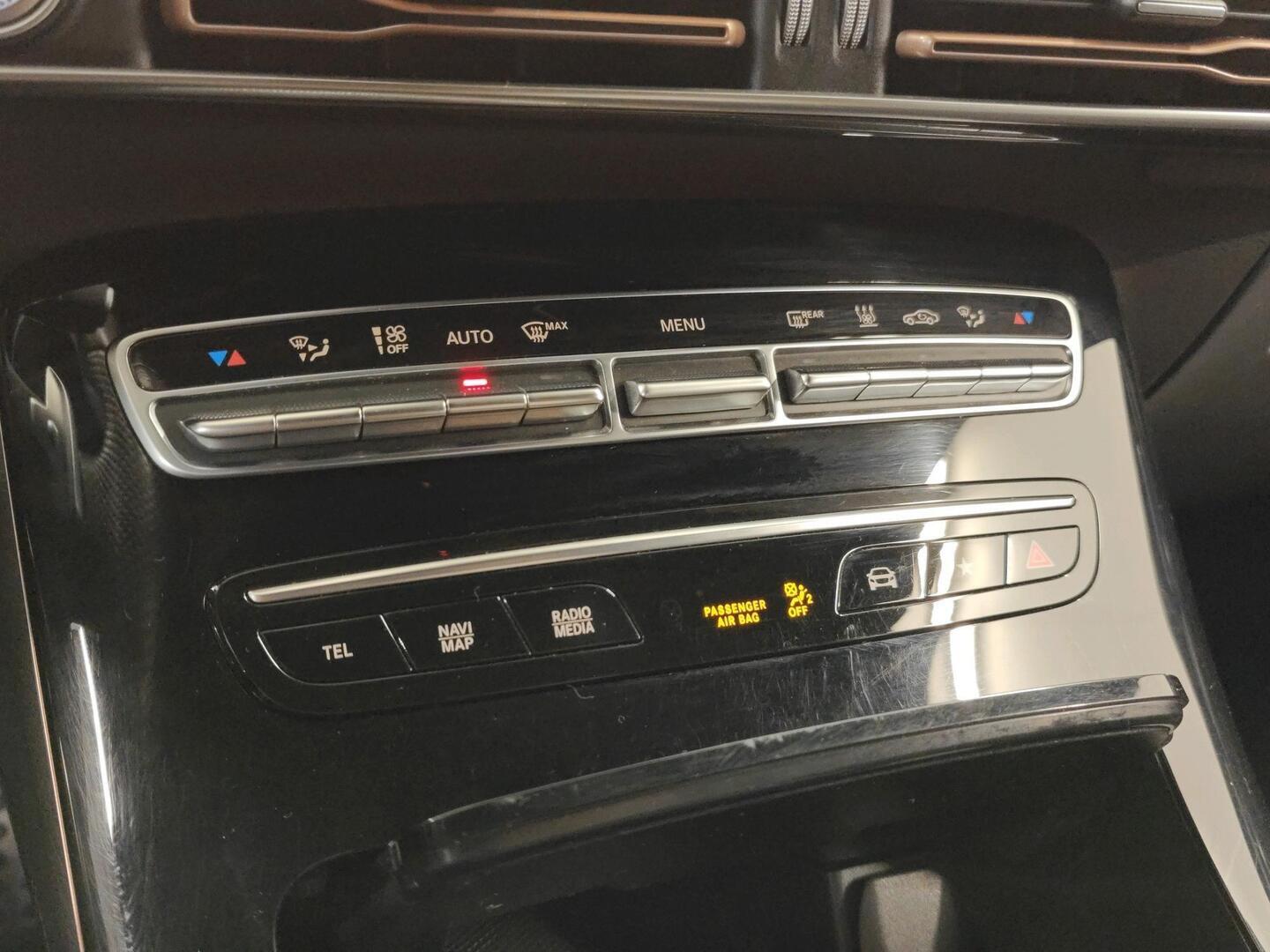 MERCEDES-BENZ EQC 2021